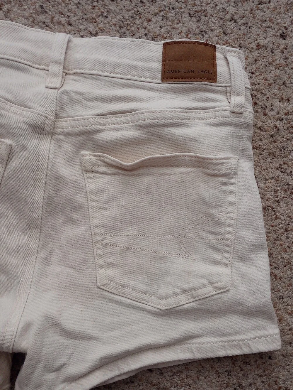 American Eagle White Cream Jean Shorts Super High Rise Relaxed Short Size 00